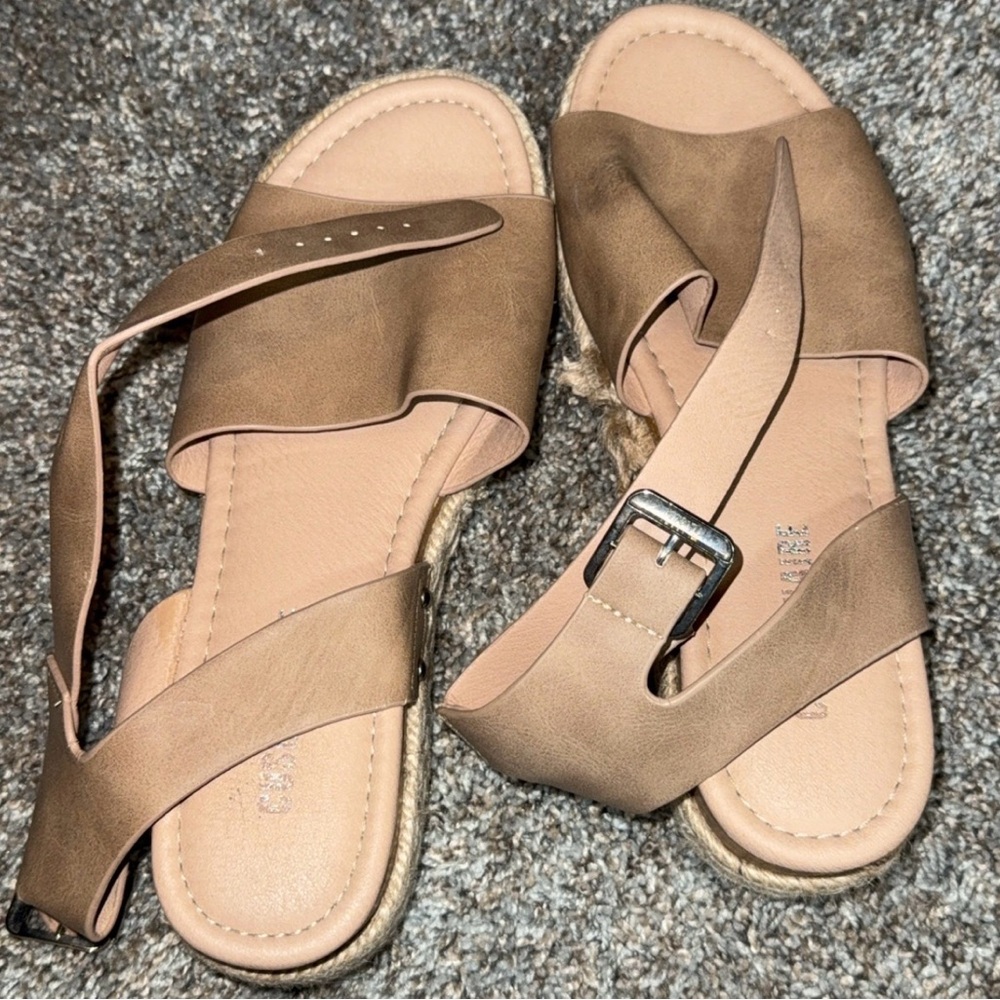 Women's Tan Sandals